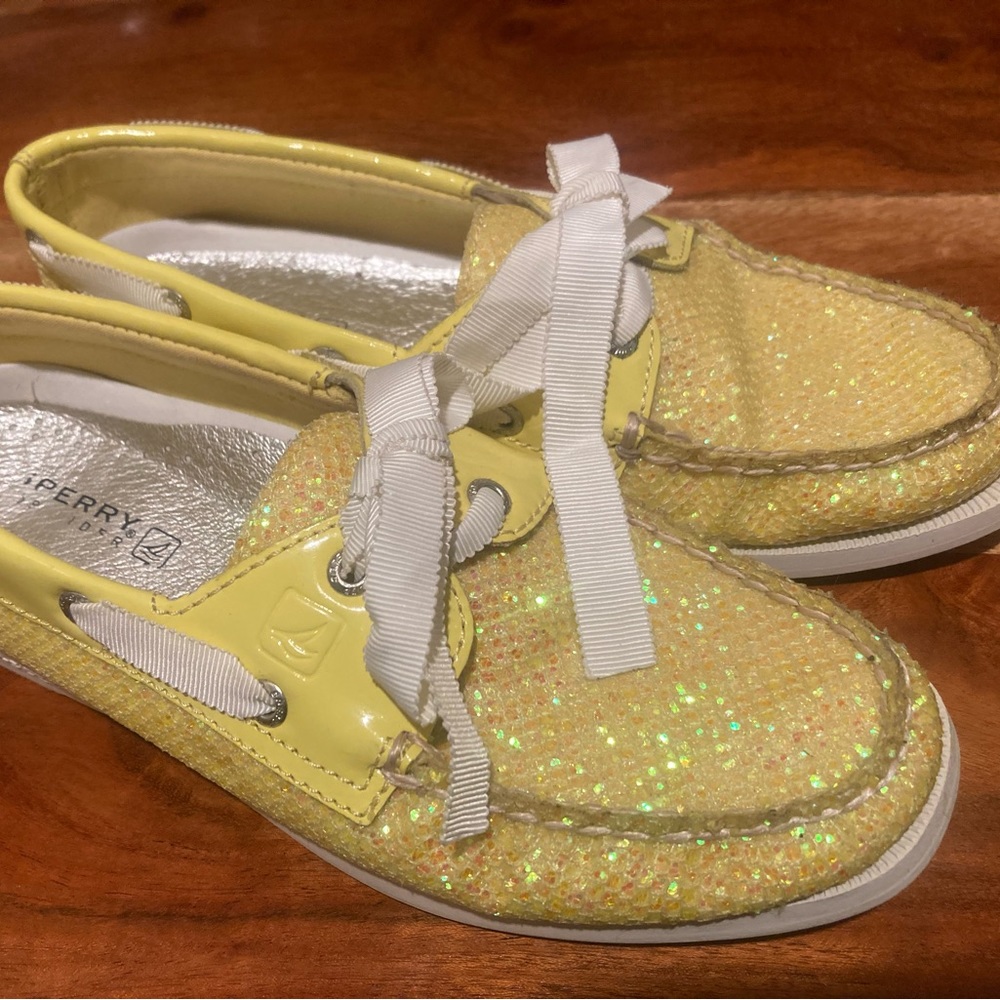 Sperry boat shoes. Yellow and sparkly!